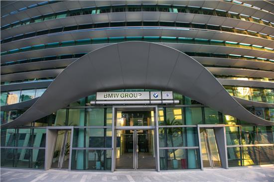 贛州市寶晉汽車銷售服務(wù)與上海技術(shù)服務(wù)強(qiáng)強(qiáng)聯(lián)合，共筑汽車產(chǎn)業(yè)新篇章